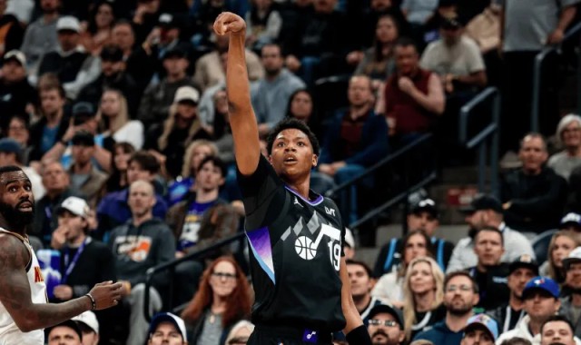 爵士官方：对球队在最后阶段展现出的竞争力感到无比自豪