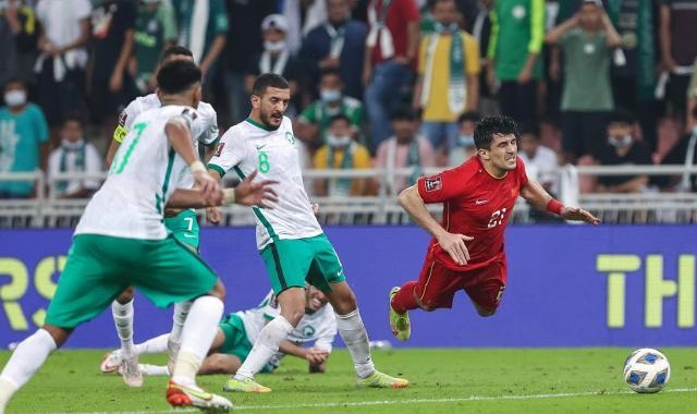 开云体育入口-新华社：国足球员都应被一视同仁 能者上庸者下