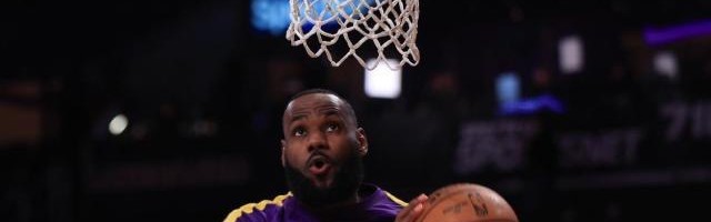 开云官网-沃神：老詹踝伤季后赛也难痊愈 每场球都是生死战