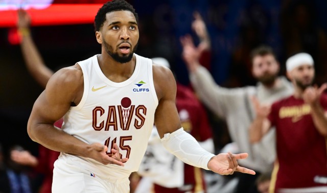 米切尔骑士生涯803记三分升至队史第4！前三位詹姆斯&amp;乐福&amp;加兰！